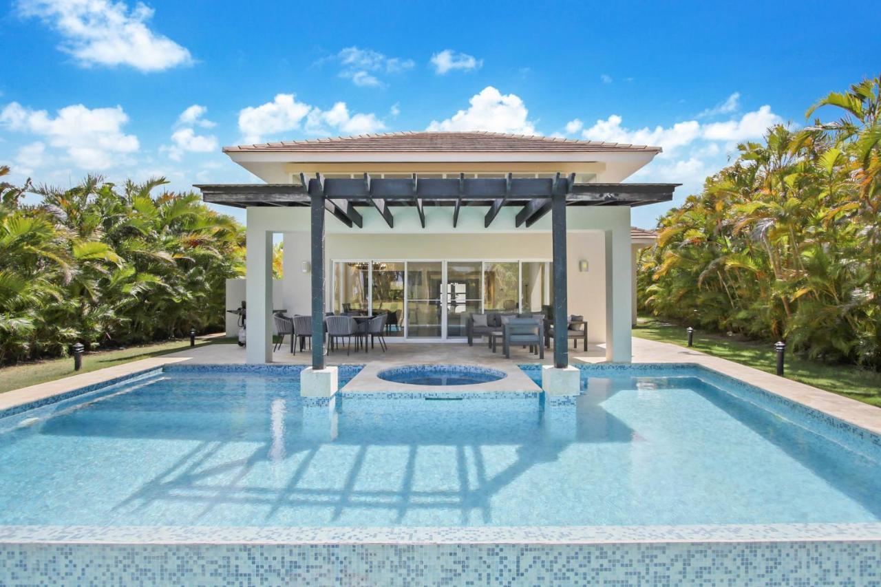 Stunning 3-bedroom With Pool, Jacuzzi And Maid Near Bavaro Pousada Punta Cana