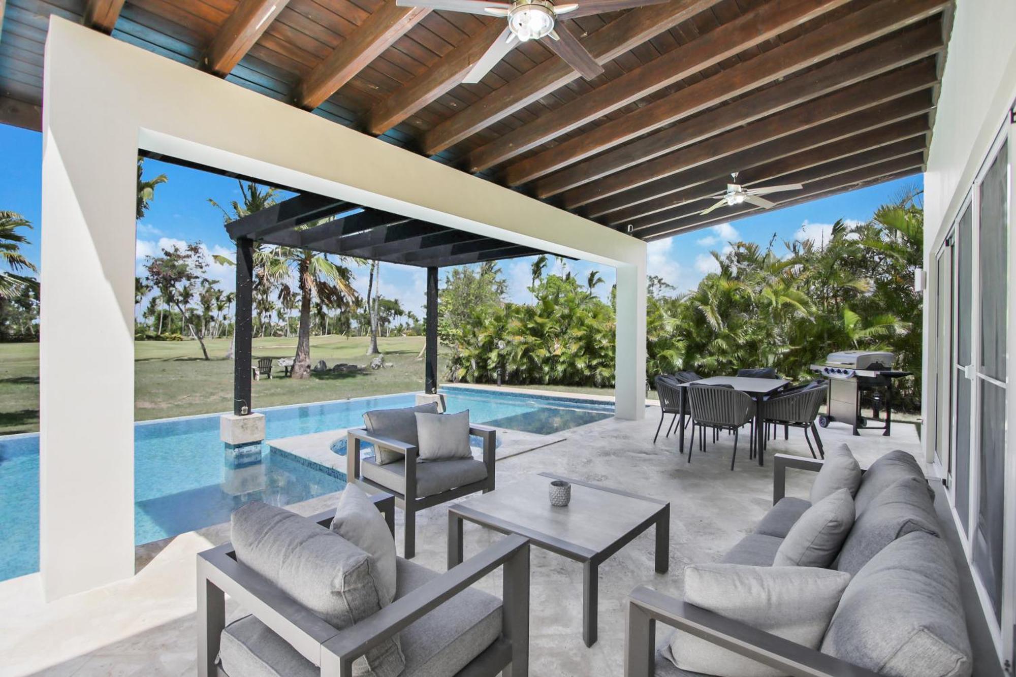 Stunning 3-bedroom With Pool, Jacuzzi And Maid Near Bavaro *