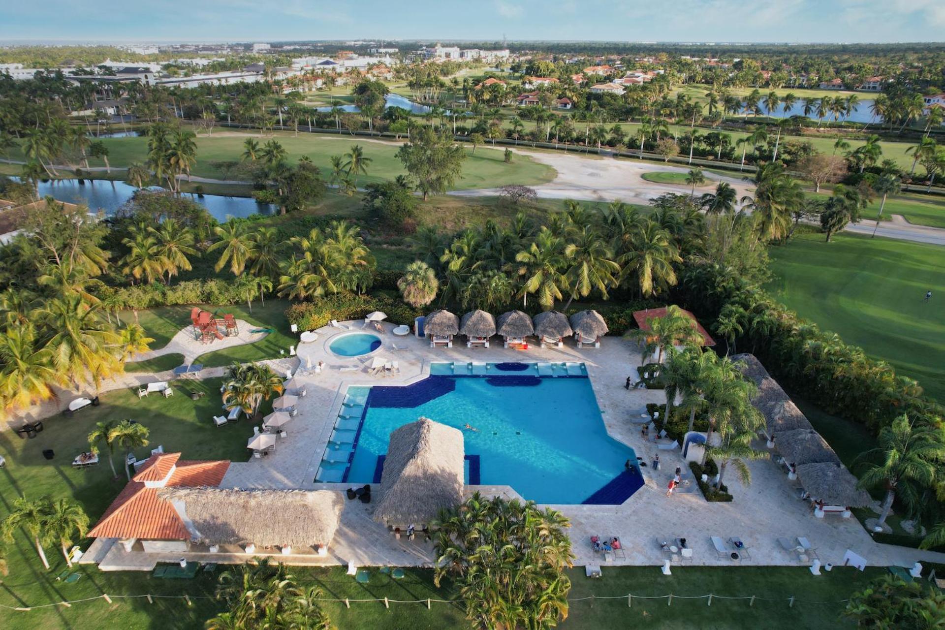 Stunning 3-bedroom With Pool, Jacuzzi And Maid Near Bavaro Pousada